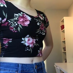 flowered top with crossed back detailing!